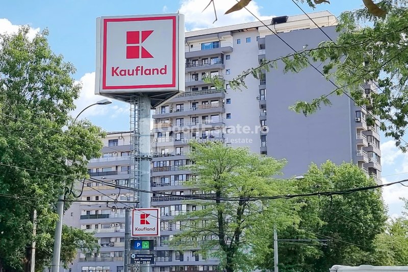 Bucurestii Noi 50A, iesire metrou Jiului, Nord, Pajura Kaufland Sector 1