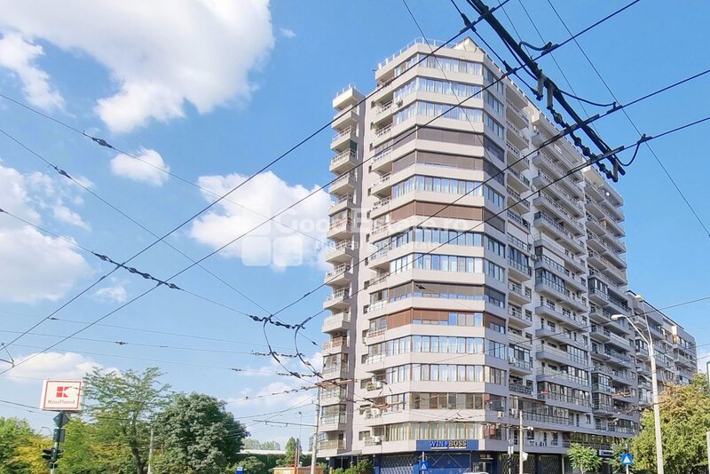 Bucurestii Noi 50A, iesire metrou Jiului, Nord, Pajura Kaufland Sector 1