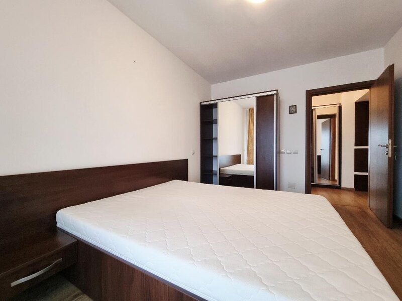 Bucurestii Noi 50A, iesire metrou Jiului, Nord, Pajura Kaufland Sector 1