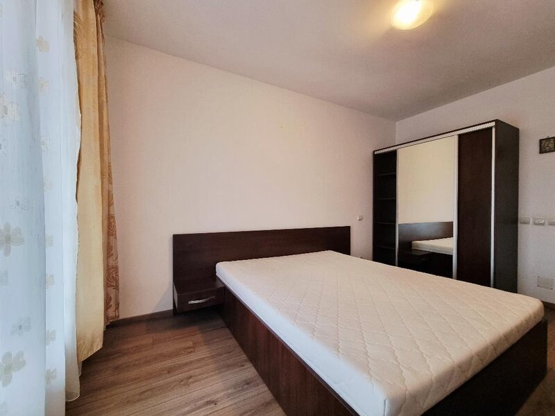 Bucurestii Noi 50A, iesire metrou Jiului, Nord, Pajura Kaufland Sector 1