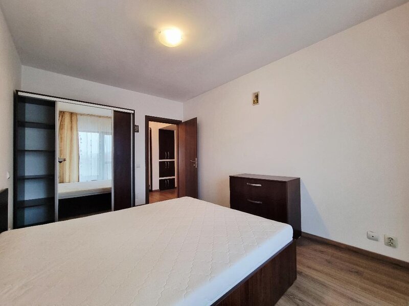 Bucurestii Noi 50A, iesire metrou Jiului, Nord, Pajura Kaufland Sector 1